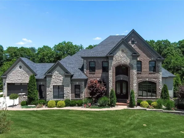 1072 Wilmas Farm Dr, Chesterfield, MO 63005
