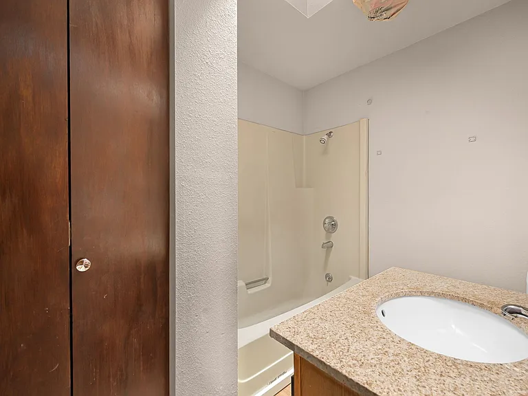 2812 Cottonwood Ave — Photo 10