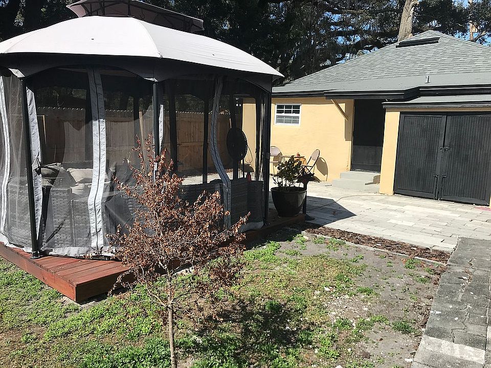 2nd image of 628 Grand St