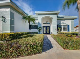 203 Harrison Ave, Belleair Beach, FL 33786