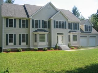 16 Osgood St, Windham, NH 03087