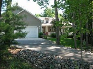 3877 Sandhill Dr, Pulaski, WI 54162