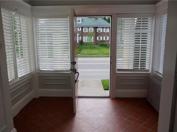 1358 Narragansett Blvd, Cranston, RI 02905