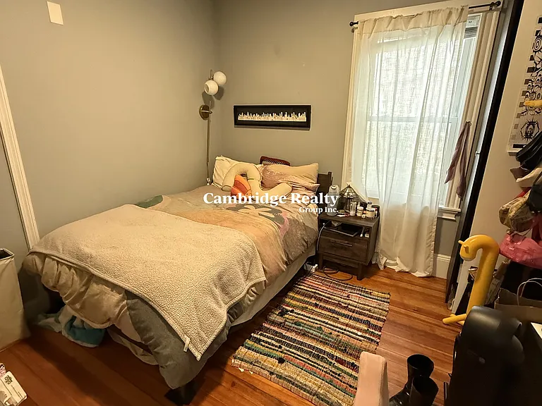 136 Oxford St #1 — Photo 8