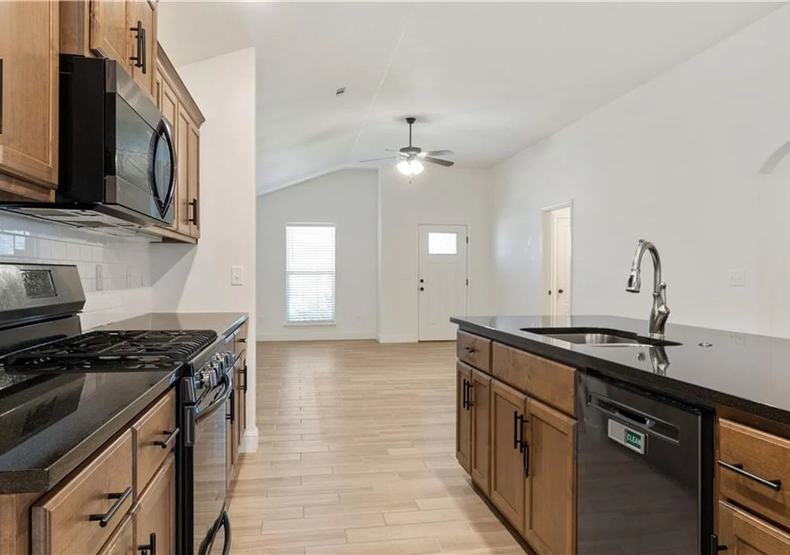 6006 N.W. Sherman Street — Photo 4