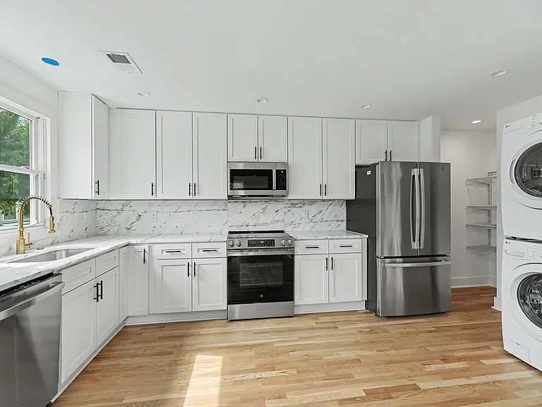 30 F St #C — Photo 4