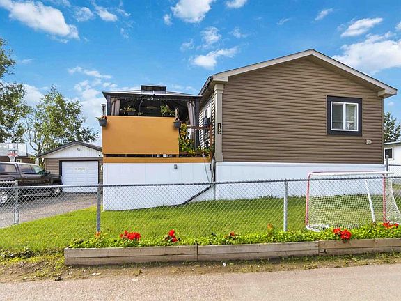 3rd image of 185 N Grey Cres