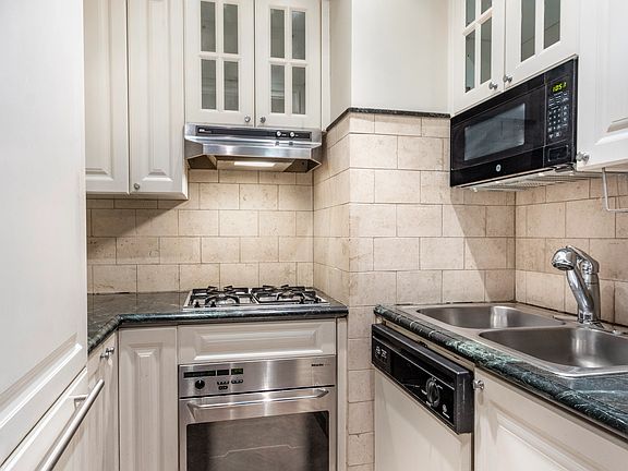 5th image of 1 E 66th St APT 3E