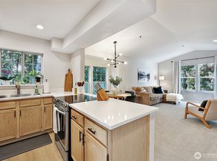 2600 118th Ave SE APT 4-301, Bellevue, WA