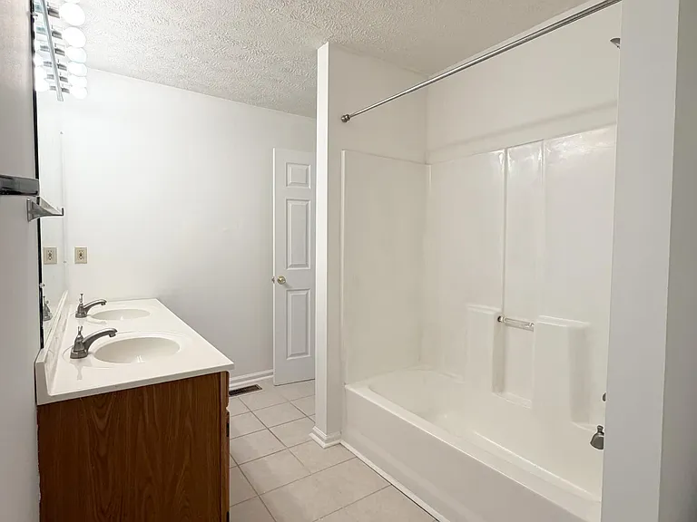 352 Chase Pl — Photo 10