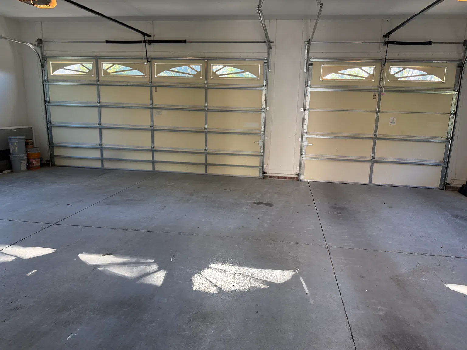 3 bed, 2534 sqft, $2,500 — Photo 2