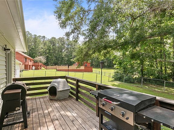 5th image of 15366 Pecan Dr