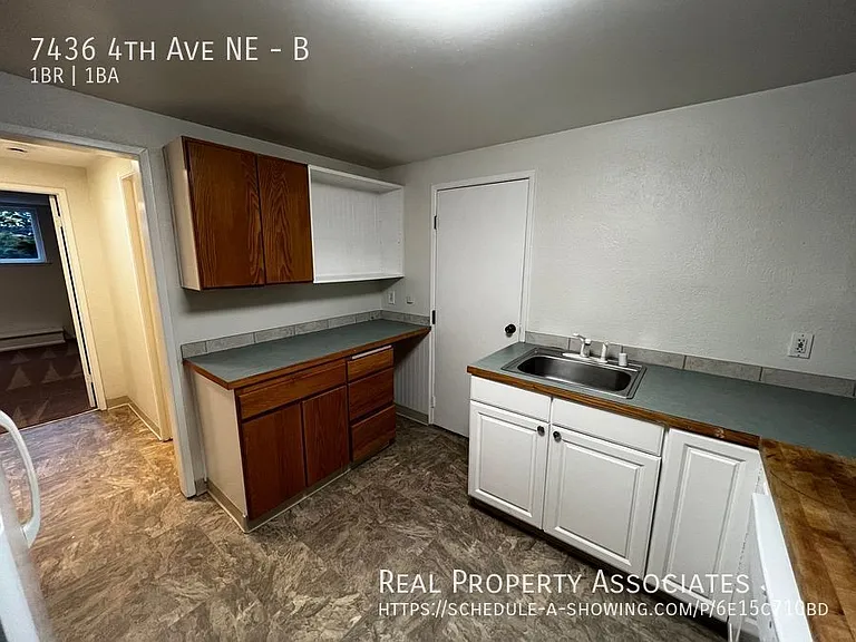 7436 4th Ave NE #B — Photo 2