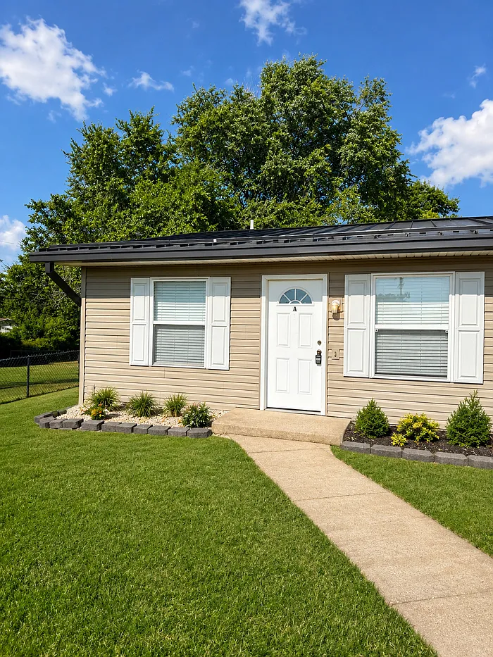 2 bed, 1.0 bath, 1000 sqft, $1,250 — Photo 1