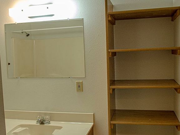 4th image of 834 N Ames St APT 15