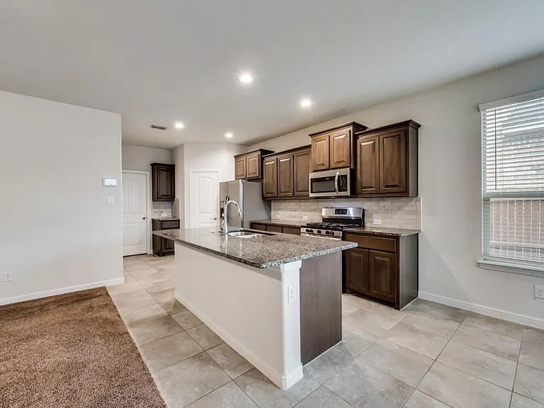 9112 Stormcrow Dr — Photo 10