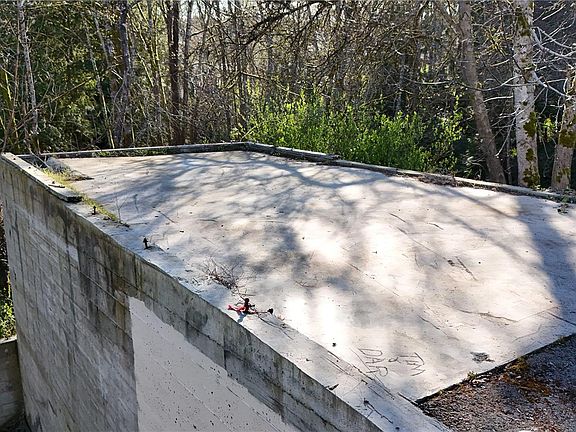4th image of 3111 Departure Bay Rd