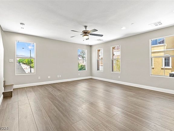 4th image of 8937 Jennifer Anne Ave
