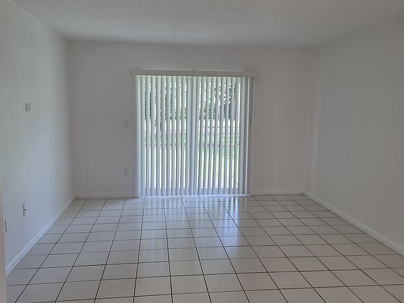 5th image of 6530 Lake Patricia Dr APT E15