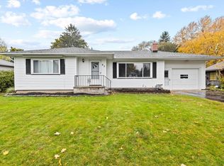 85 W Craig Hill Dr, Rochester, NY 14626