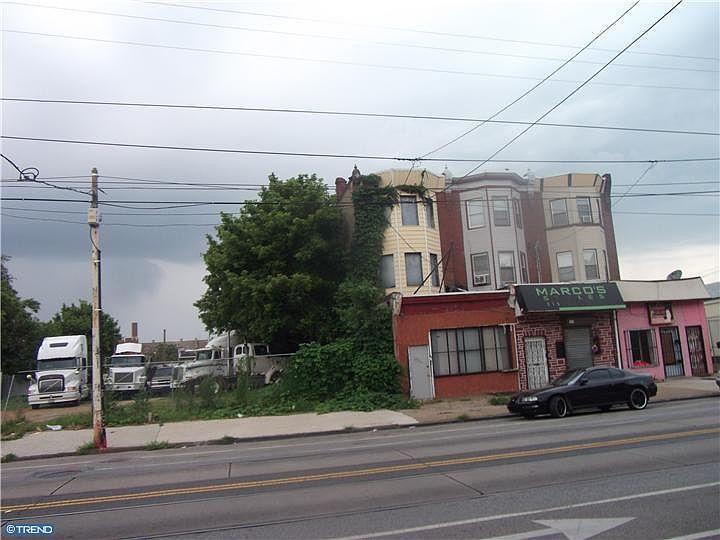 1st image of 5521 Woodland Ave