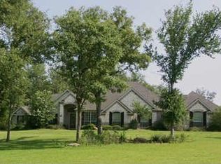137 Ranch Creek Dr, Azle, TX 76020