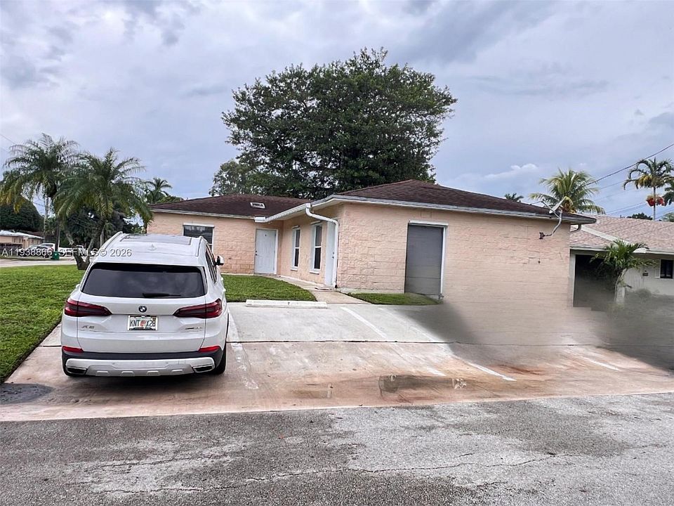 2nd image of 4865-4867 SW 65th Way #A-c