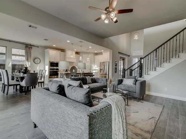 819 Knoxbridge Rd, Forney, TX 75126