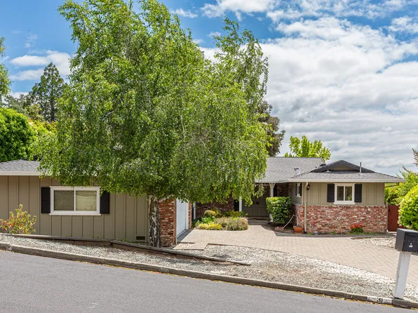 31 Eastwood Dr, Orinda, CA 94563