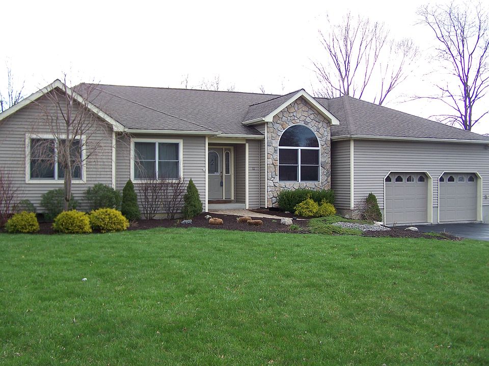 1st image of 11 Camelot Cir