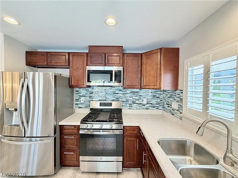 7449 Easingwold Dr — Photo 4