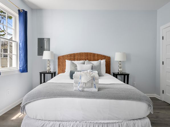 charleston-south-carolina-2057762737 picture