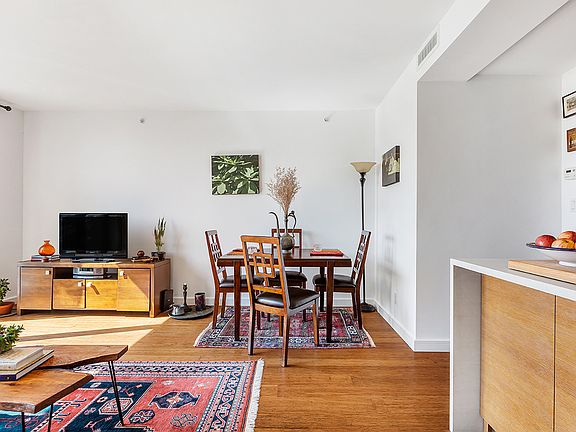 4th image of 330 Bleecker St APT 4A