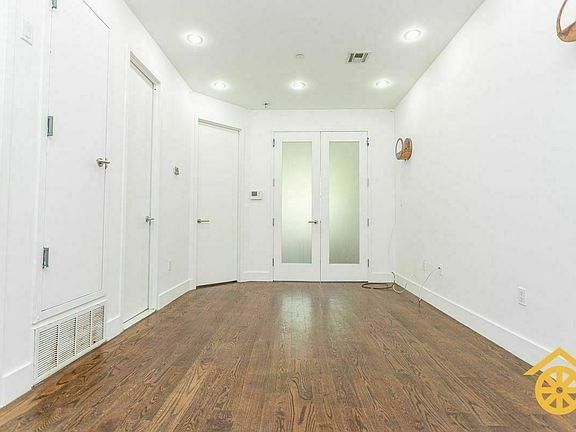 3rd image of 1070 Bergen St #2D