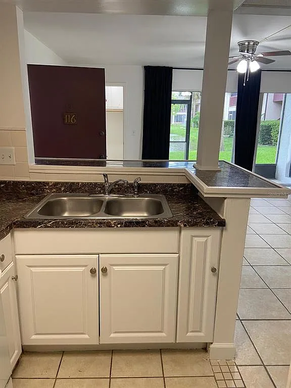 1 bed, 1.0 bath, 682 sqft, $1,600 — Photo 4