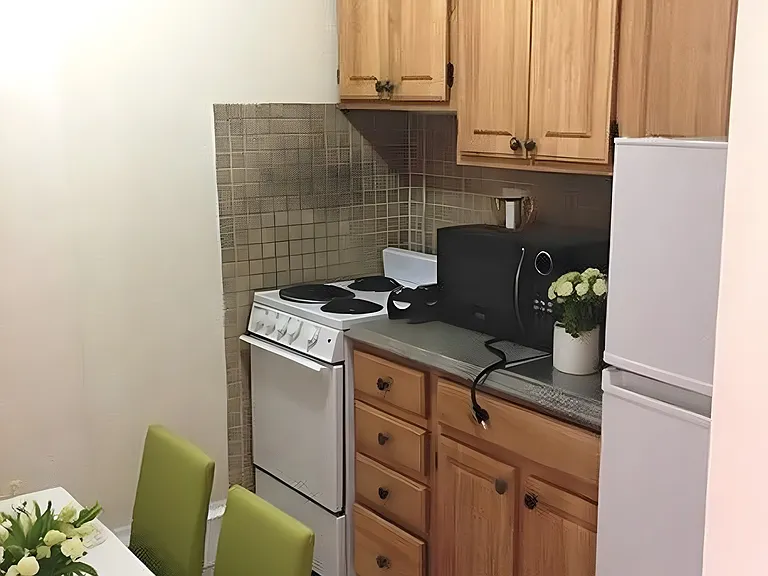 472 Beacon St #8 — Photo 1