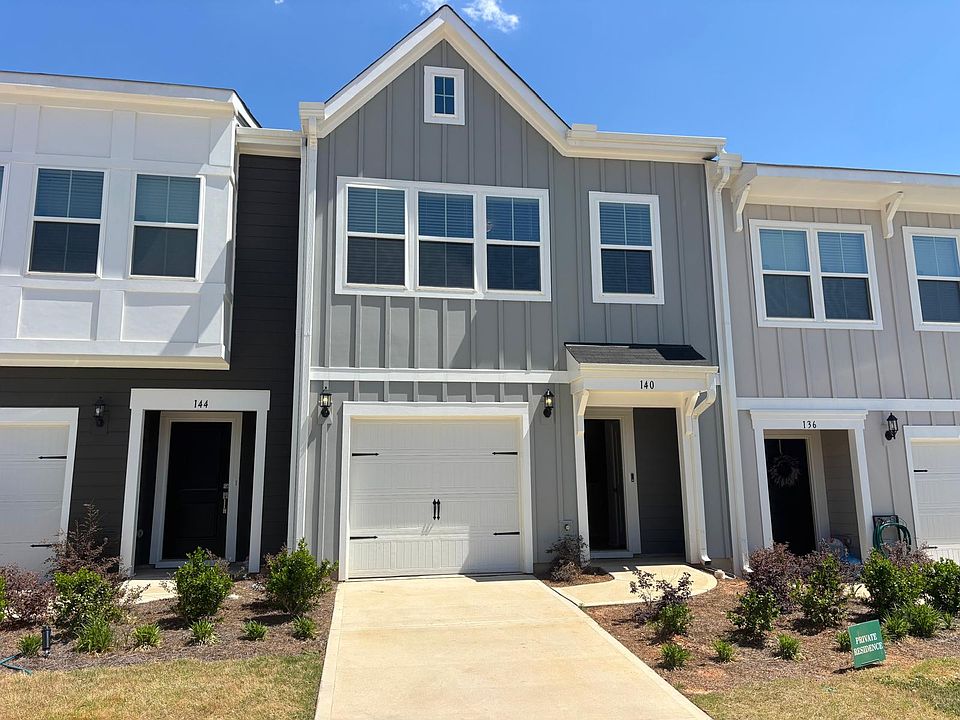 1st image of 140 Fideaux Blvd