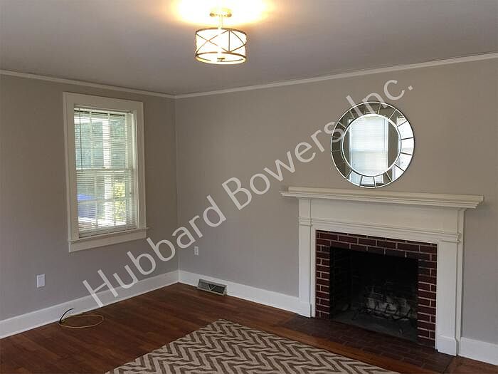 2nd image of 3219 Lincoln St