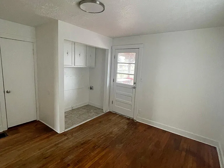 206 Shirley Ave #2 — Photo 5