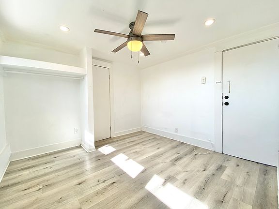 5th image of 2360 W Washington Blvd #4A
