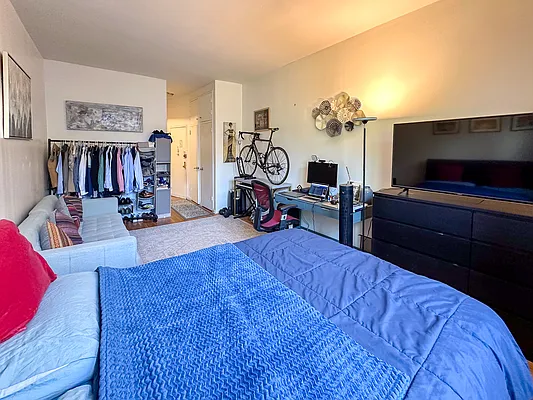 Rented by Oxford Property Group | media 10