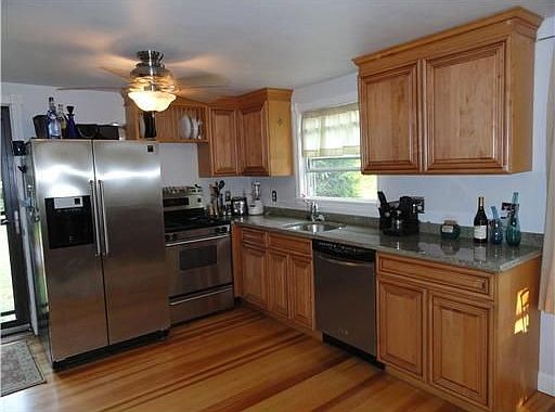 3rd image of 296 Beachwood Dr