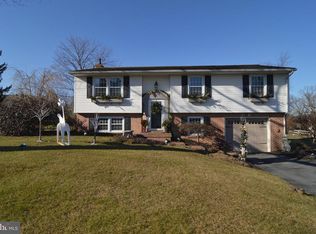 307 Park Cir, Terre Hill, PA 17581