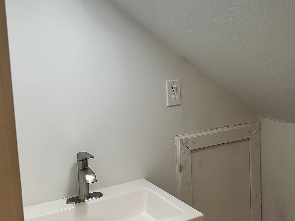 1st image of 2006 Westview Dr