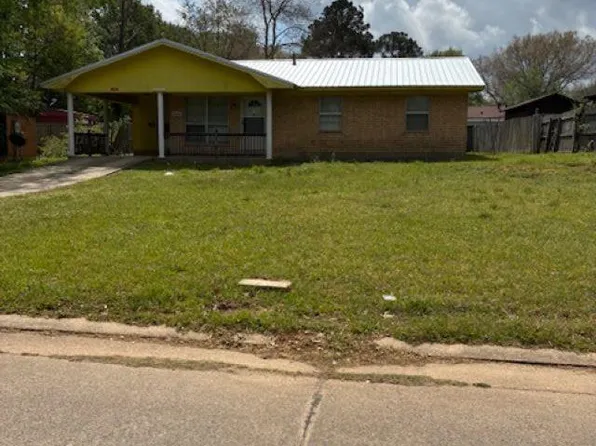 32 Eden Ave, Bastrop, LA 71220