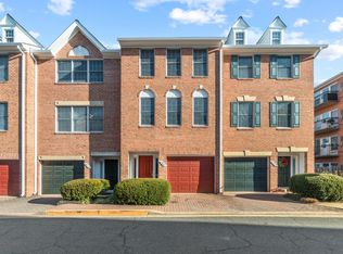 6920 Little Falls Rd, Arlington, VA 22213