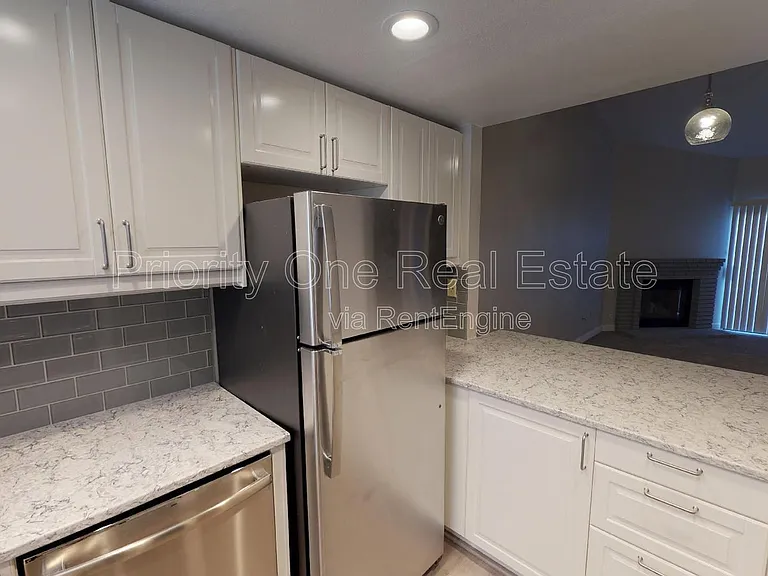 2876 Englewood Way — Photo 15
