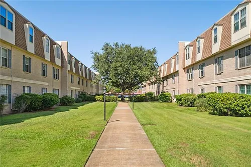 2724 Whitney Pl #327 Photo 1