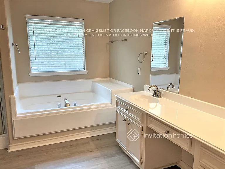 2721 Leroy St — Photo 17