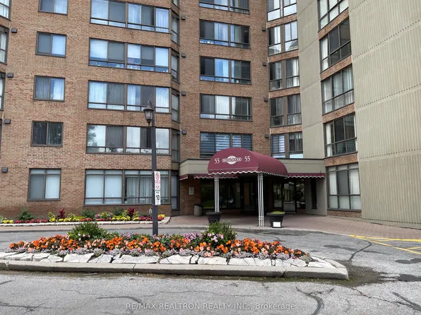 55 Bamburgh Cir #114, Toronto, ON M1W 3V4